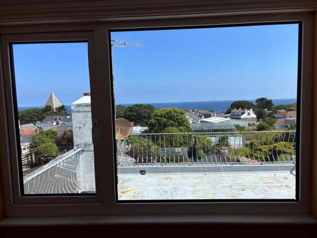 Bonjour Guest House Alderney Exterior photo